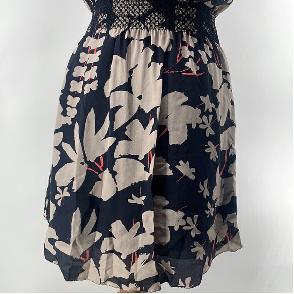 Aritzia Babaton dress 100% silk floral stretch waist summer light weight sz xs - Picture 14 of 14
